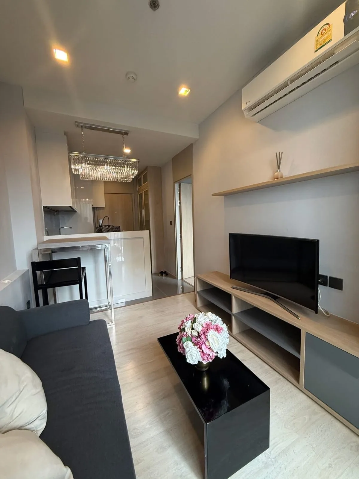 M Thonglor รูปที่ 1