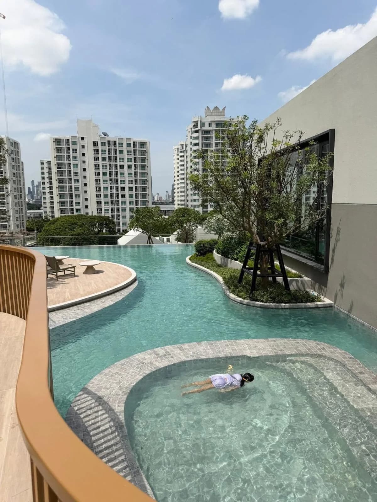 Cobe Ratchada Rama 9 image 6
