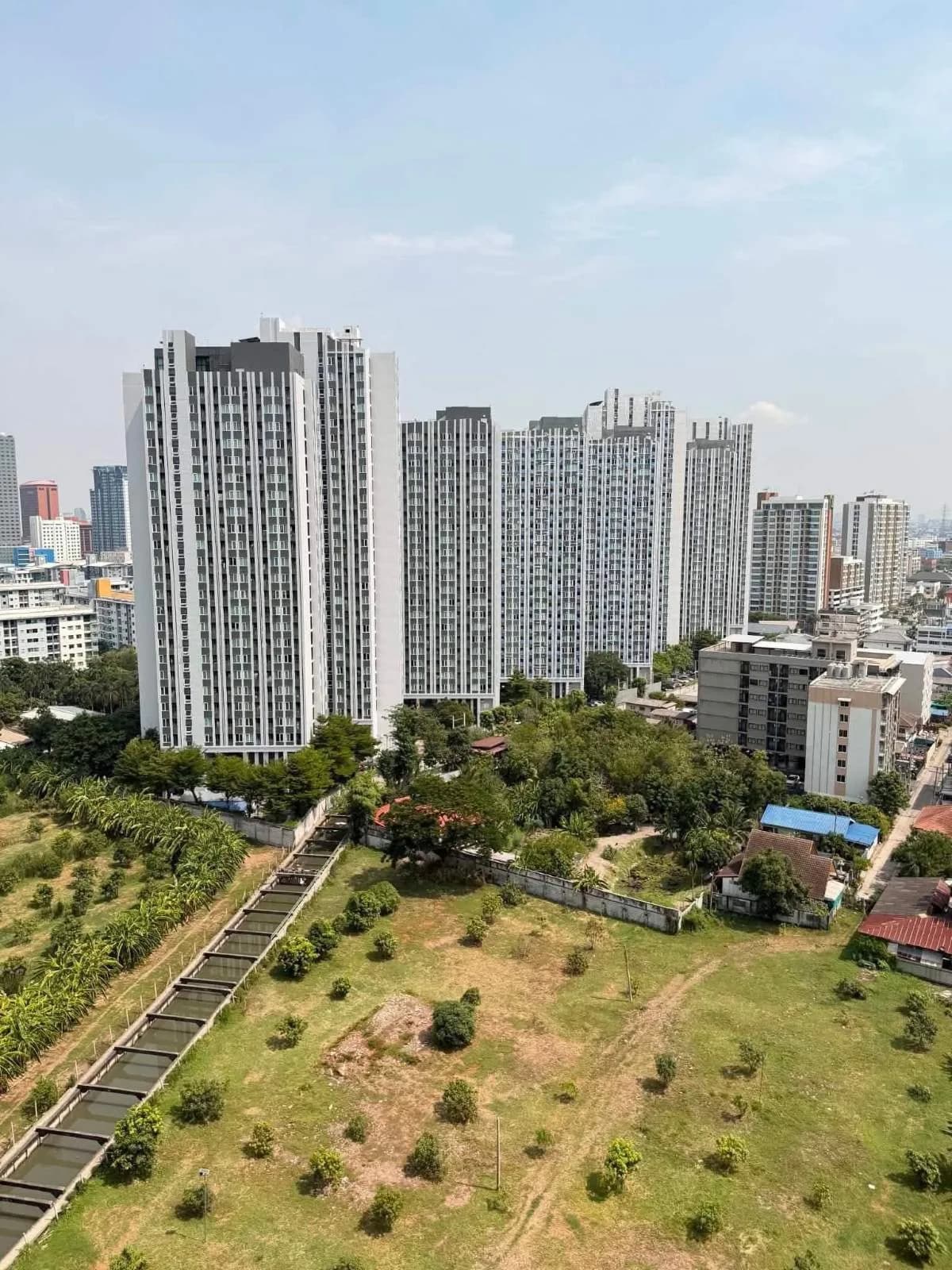 Cobe Ratchada Rama 9 image 4