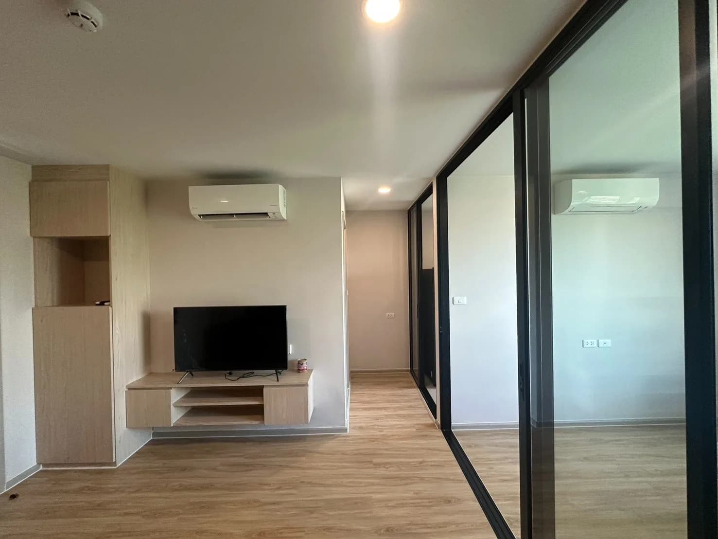 Brompton Pet Friendly Samrong Station