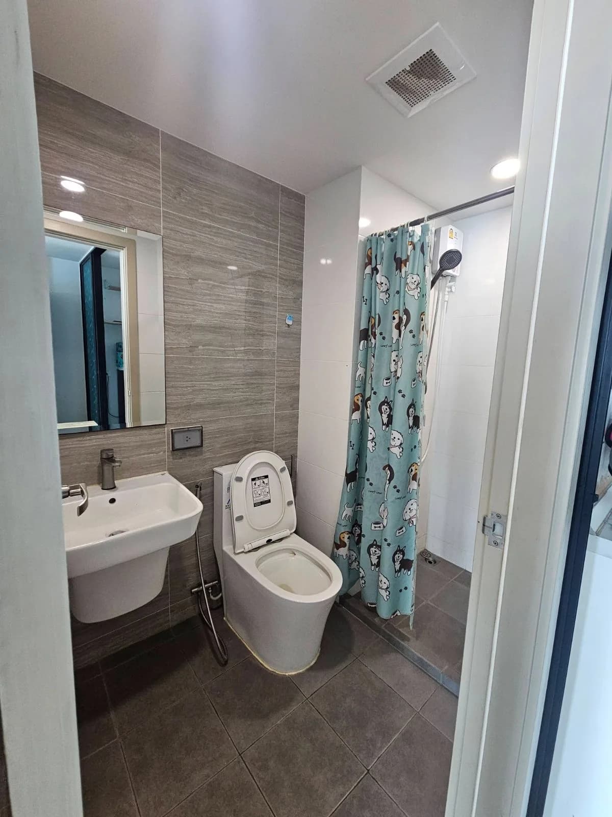 BROMPTON PET FRIENDLY SAMRONG STATION