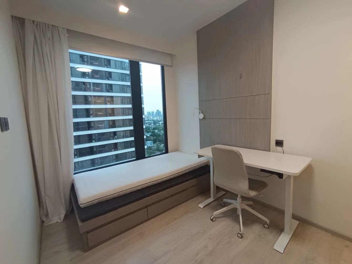 M Thonglor 10